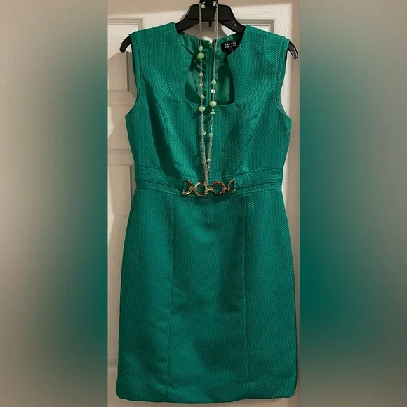 TAHARI Green Dress. Size 6
